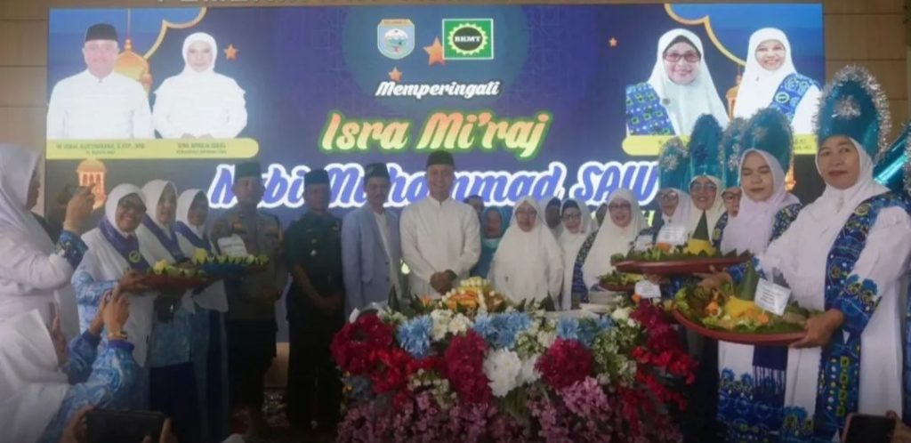 Peringatan Isra Mi’raj Nabi Muhammad SAW 1446H Dan Tasyakuran Milad BKMT Ke-44 Kab OKU Berjalan Khidmat