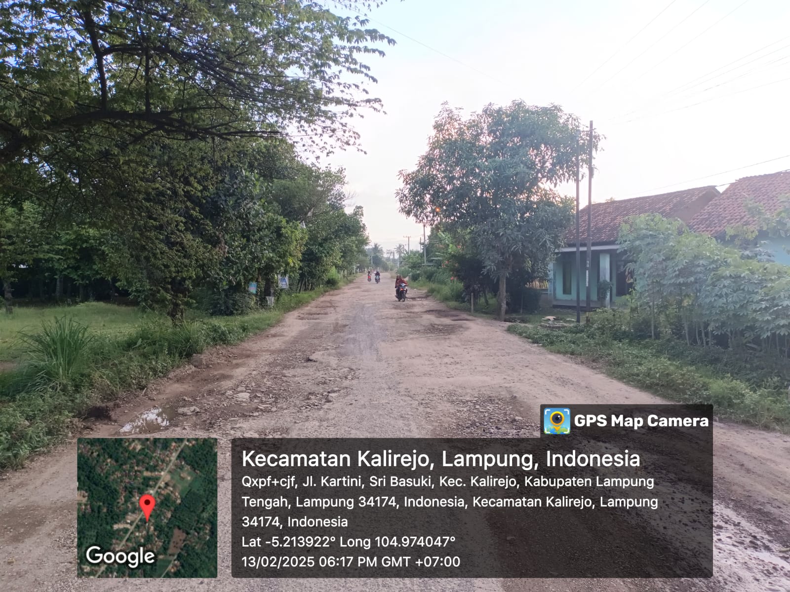 Jalan Sri Basuki di Kalirejo Lampung Tengah Rusak Parah, Warga Harapkan Perbaikan