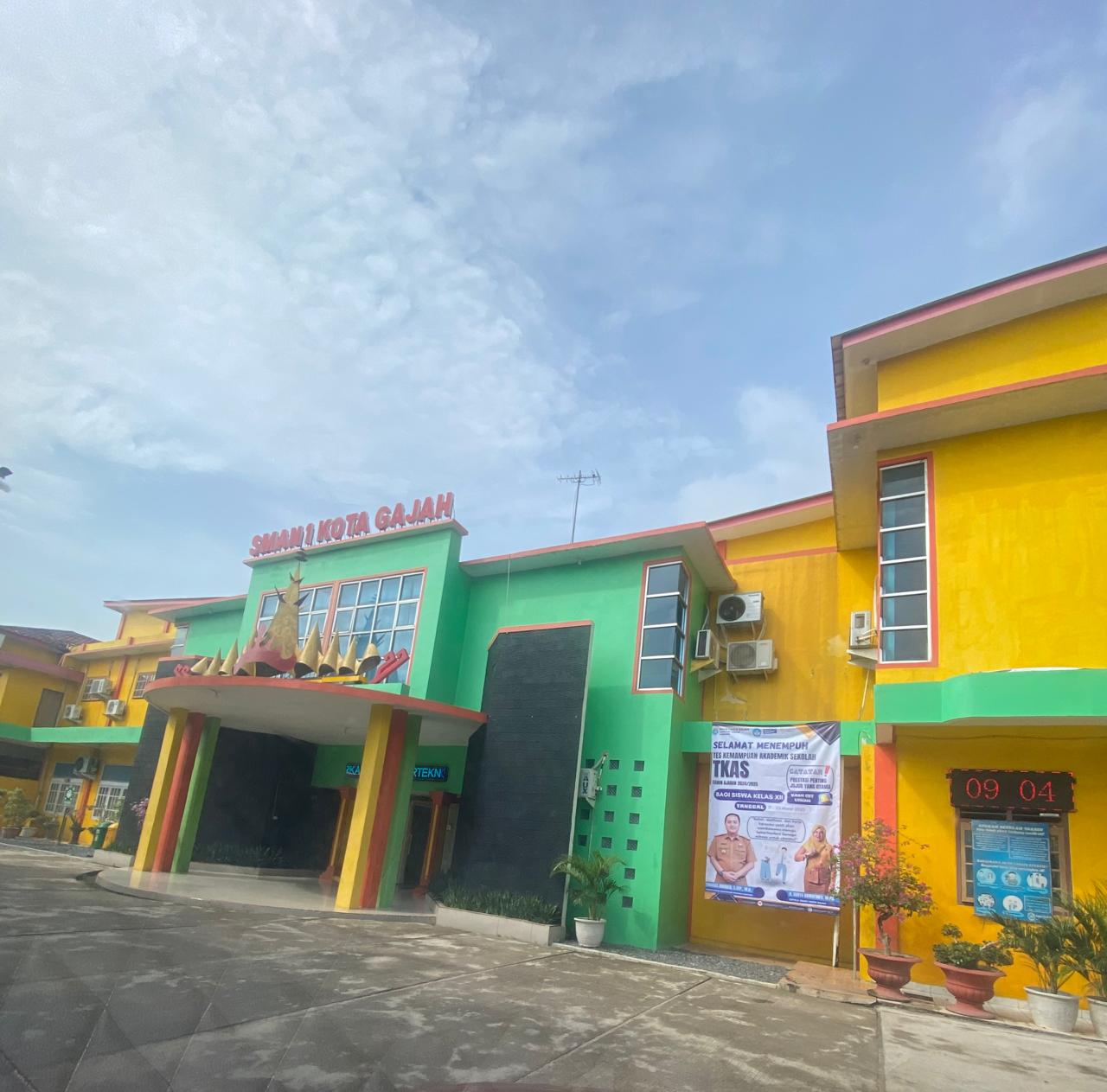 SMAN 1 Kota Gajah Raih Peringkat ke-11 dalam Daftar 20 Besar SMA dengan Siswa Terbanyak Diterima di PTN 2025