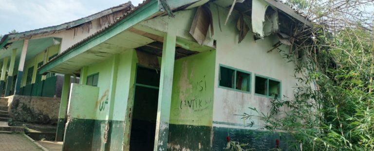 Indikasi Kepsek SMPN 2 Talang Padang Arogan, Direspon MH Indardewa Dari Komunitas F 5 Lampung