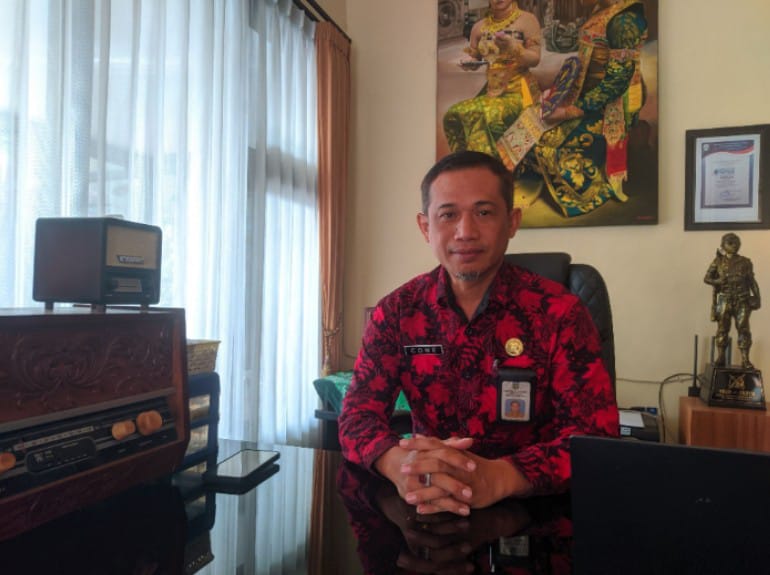DRS CONE KUSTARTO ARIFIN DORONG GURU SMKN 12 SURABAYA JADI AGEN PERUBAHAN PENDIDIKAN