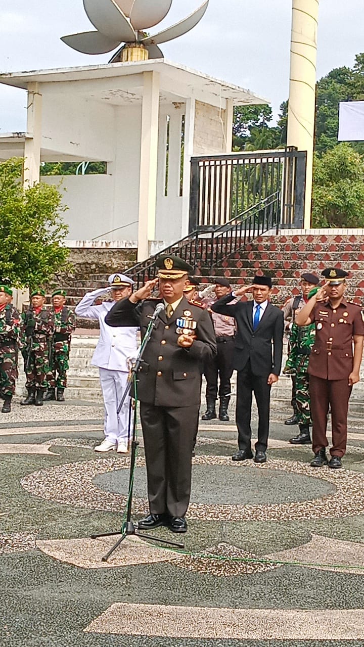 Dandim 0424/Tanggamus Bersama Forkopimda Laksanakan Ziarah Nasional dalam Rangka HUT TNI ke-80