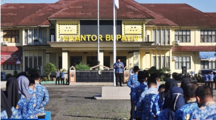 Wabup Lampung Timur Azwar Hadi Tekankan Penguatan Nasionalisme dan Deteksi Dini Ancaman Radikalisme dalam Apel Korpri