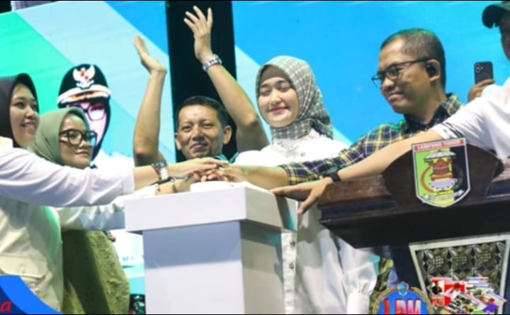 Ribuan Masyarakat Padati Penutupan Festival UMKM dan Pasar 1001 Malam, Konser Denny Caknan Meriahkan HUT ke-27 Kabupaten Lampung Timur