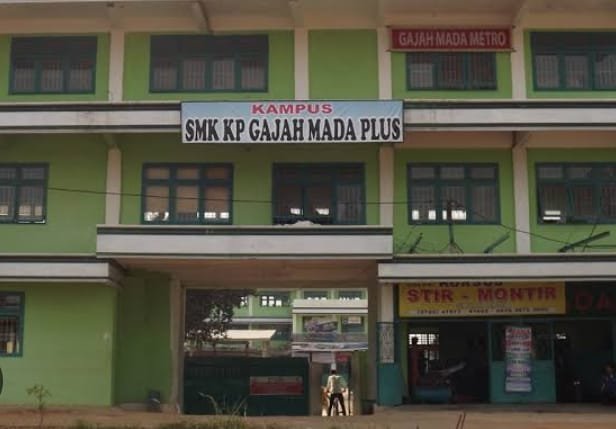 SMKS GAJAH MADA METRO, yang beralamat di Jalan Jendral Sudirman No. 14/2, Kelurahan Ganjar Agung, Kecamatan Metro Barat, Kota Metro, Provinsi Lampung